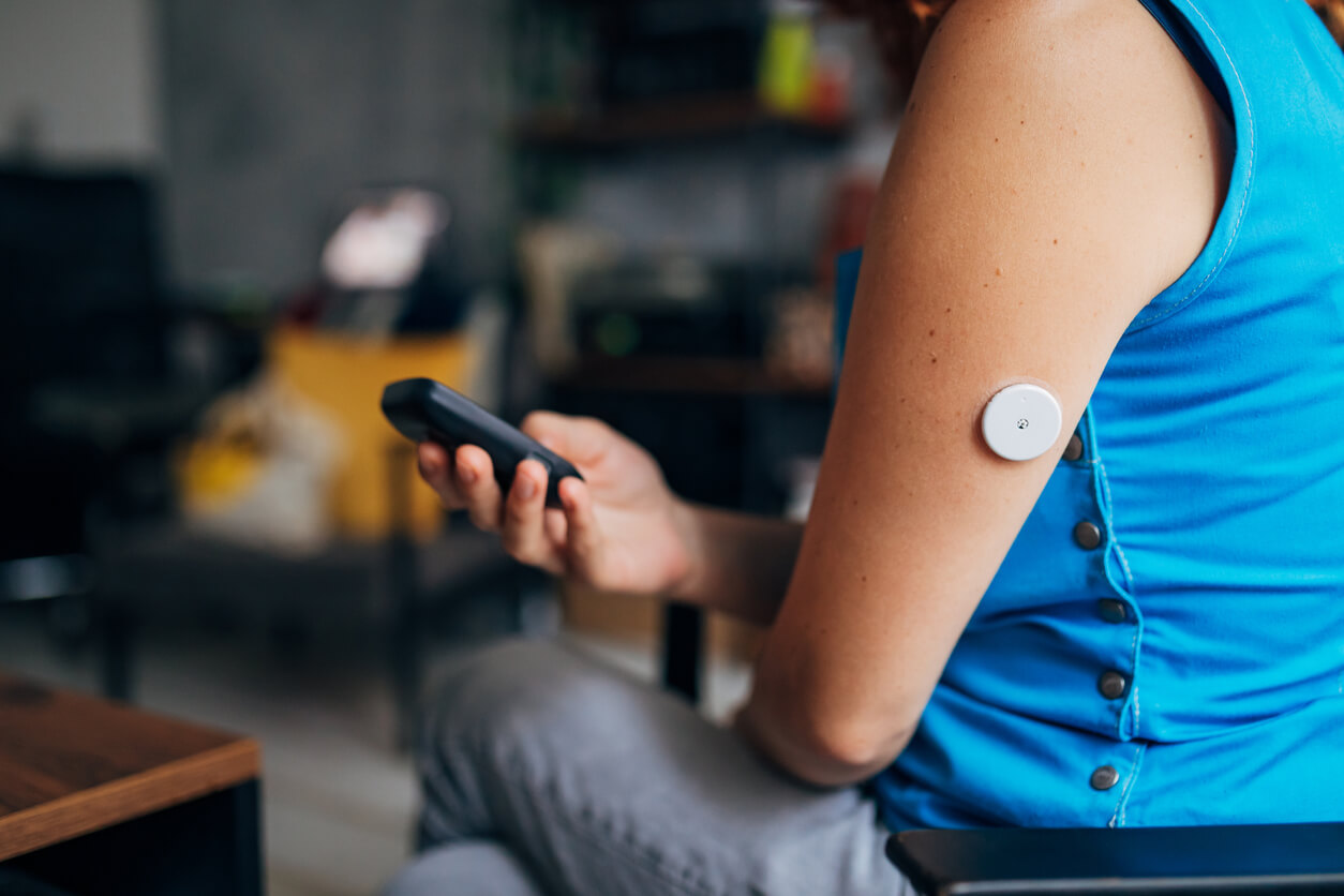 analyzing the result on her continuous glucose monitor