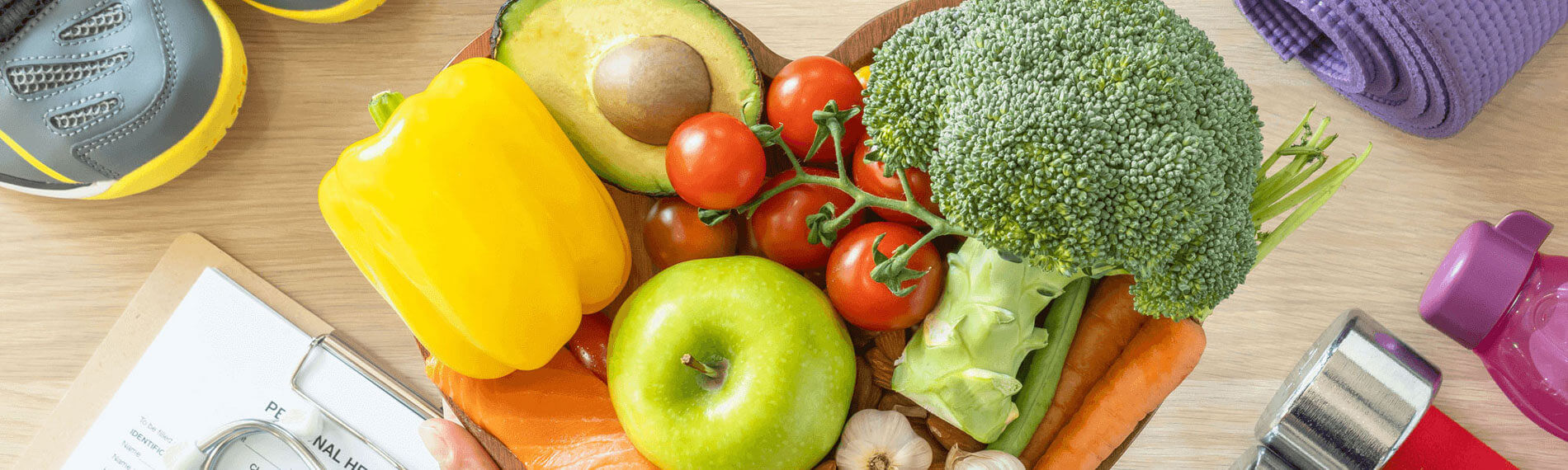 plate of fruits and vegetables 